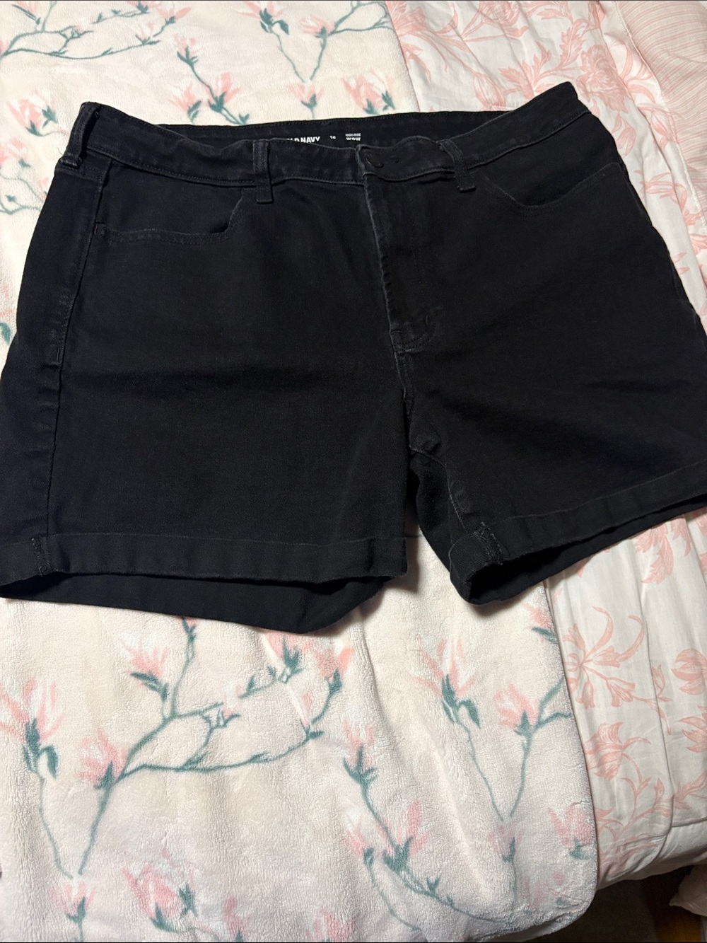 Old Navy Black Women’s Stretch Casual Shorts NWOT high-rise wow